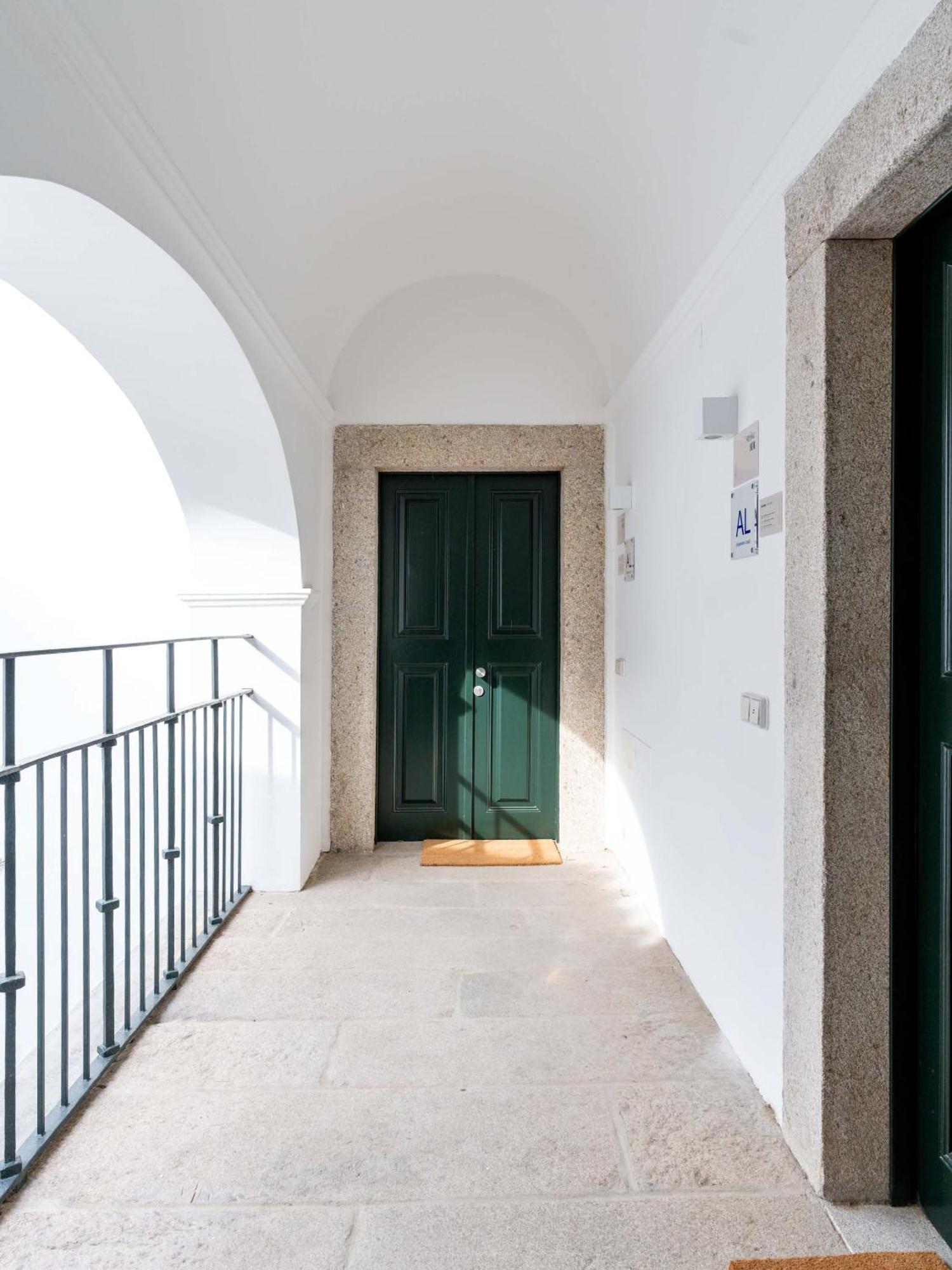Limehome Evora Rua De Machede 61 Bagian luar foto