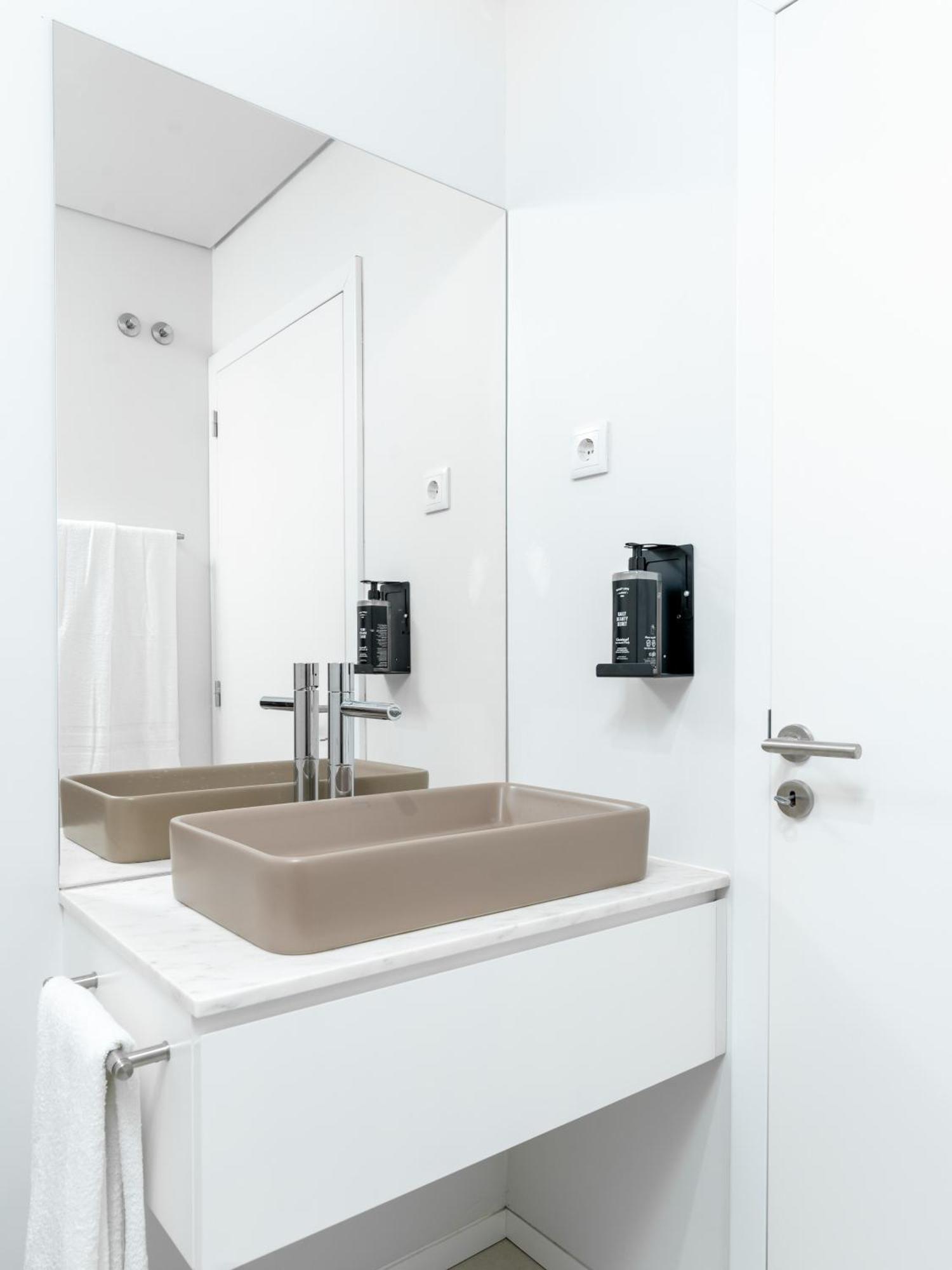 Limehome Evora Rua De Machede 61 Ruang foto